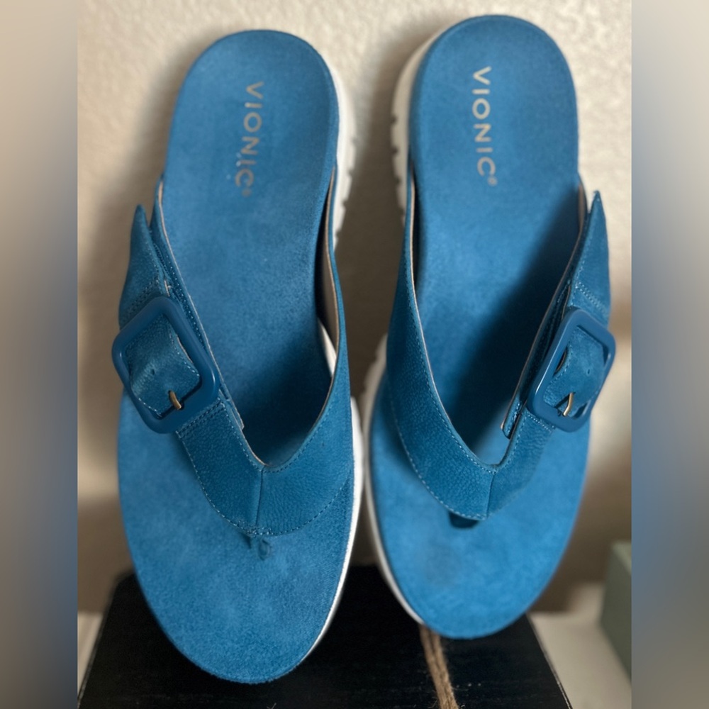 Vionic Teal Blue Suede Buckle Thong Sandals size 9 - Picture 2 of 8